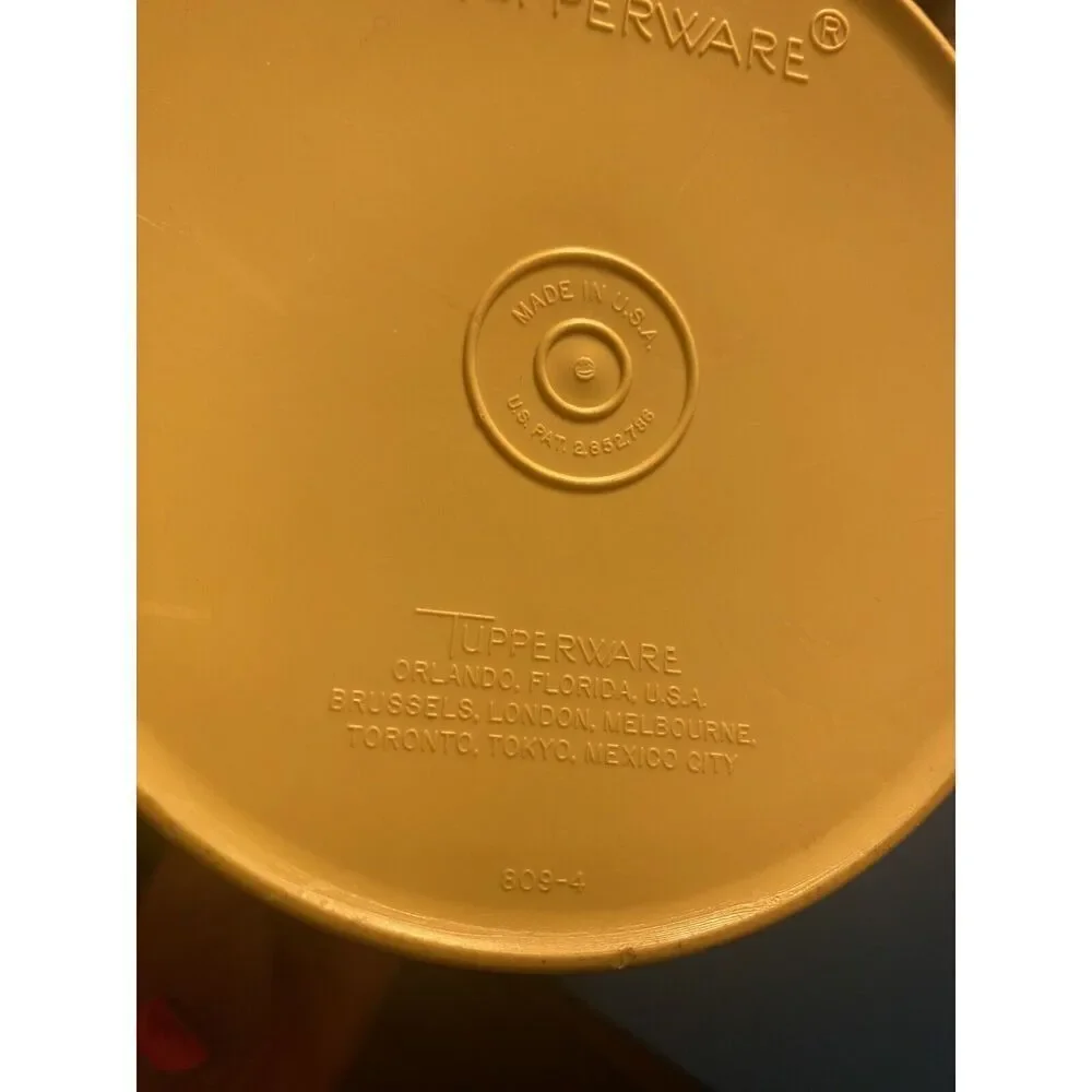 Tupperware canisters servalier 809